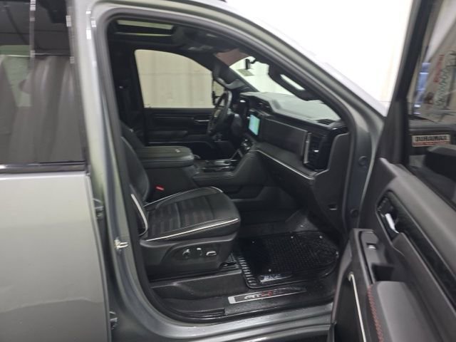 Used 2025 GMC Sierra 2500 AT4X image 8
