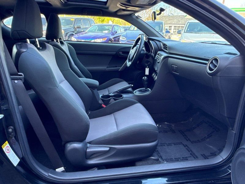 Used 2014 Scion tC FWD image 16