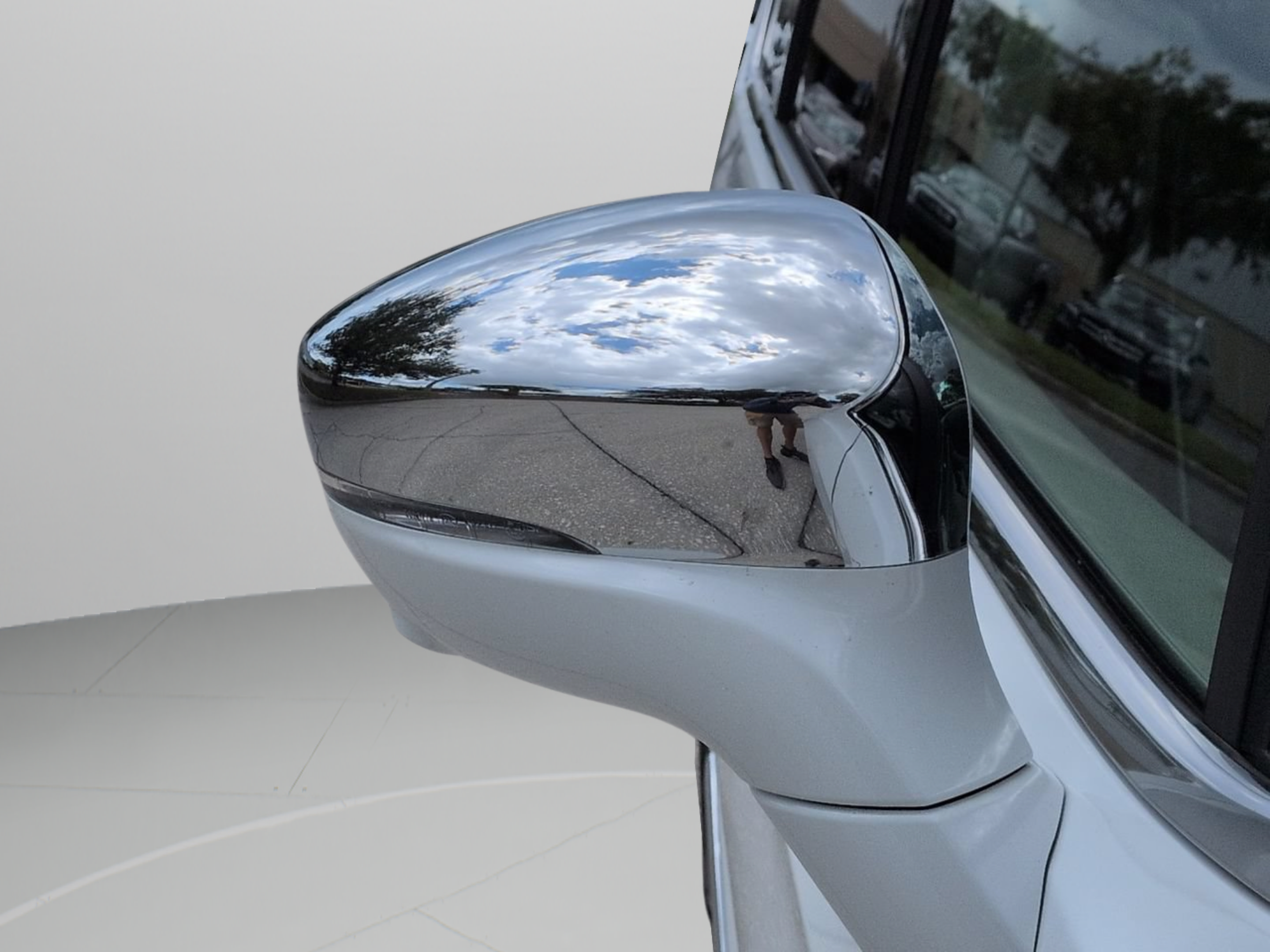 Used 2022 Chrysler Pacifica Limited AWD/4WD image 14