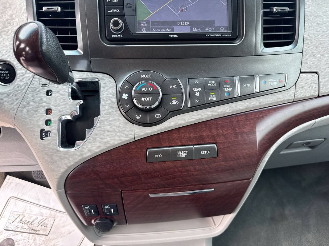 Used 2014 Toyota Sienna XLE AWD/4WD image 23