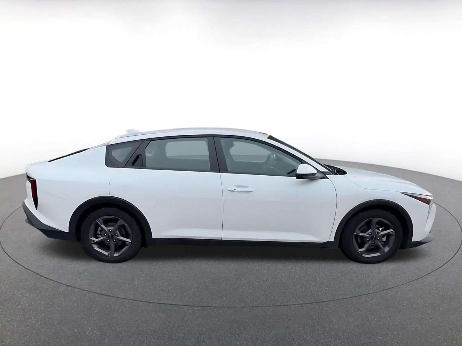 Used 2025 Kia K4 LXS FWD image 16