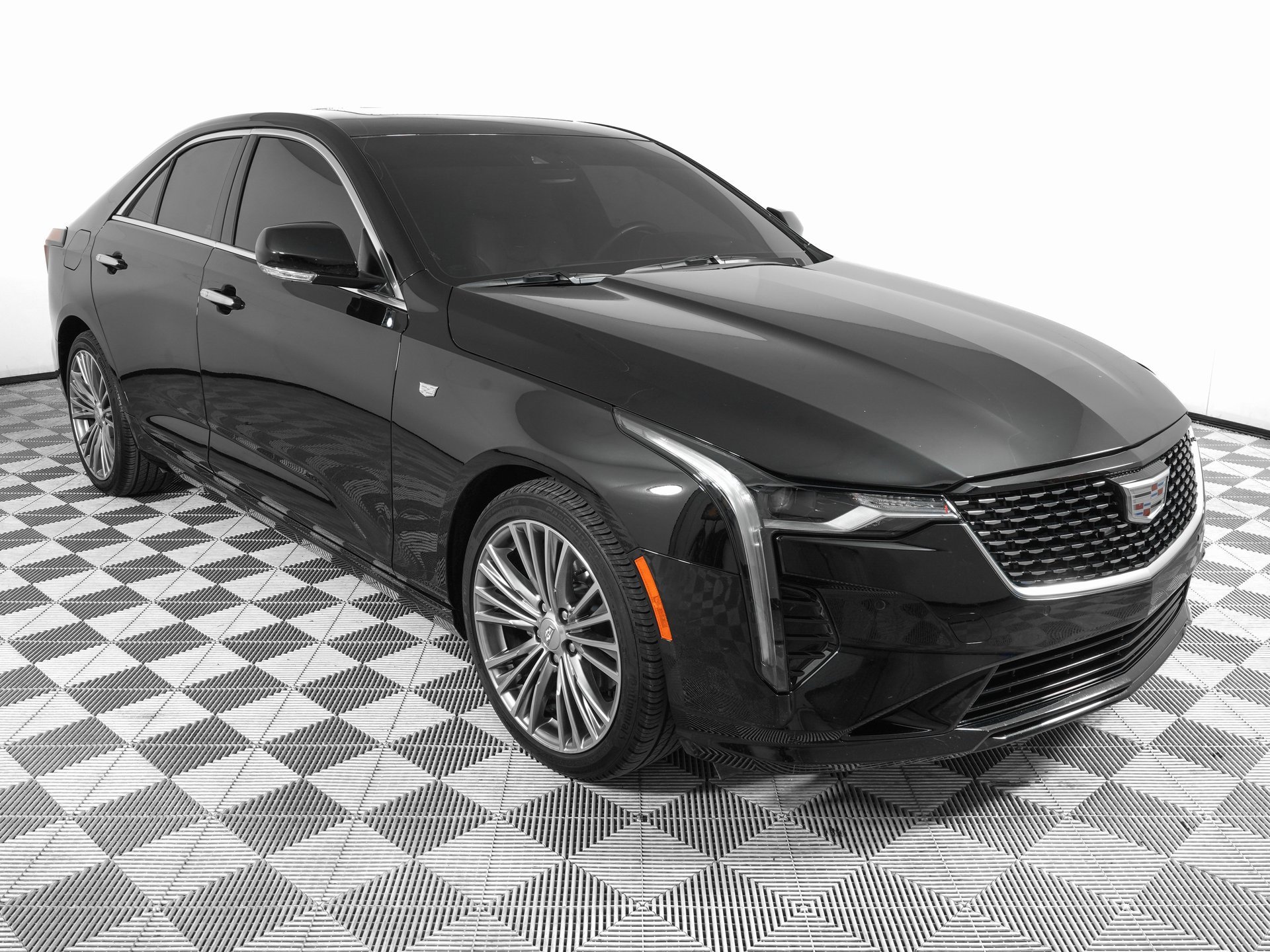 Used 2025 Cadillac CT4 Premium Luxury image 3