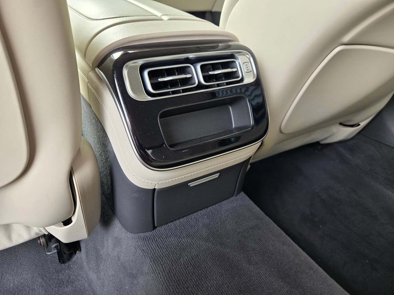 Used 2024 Mercedes-Benz S 580 4MATIC Sedan image 12