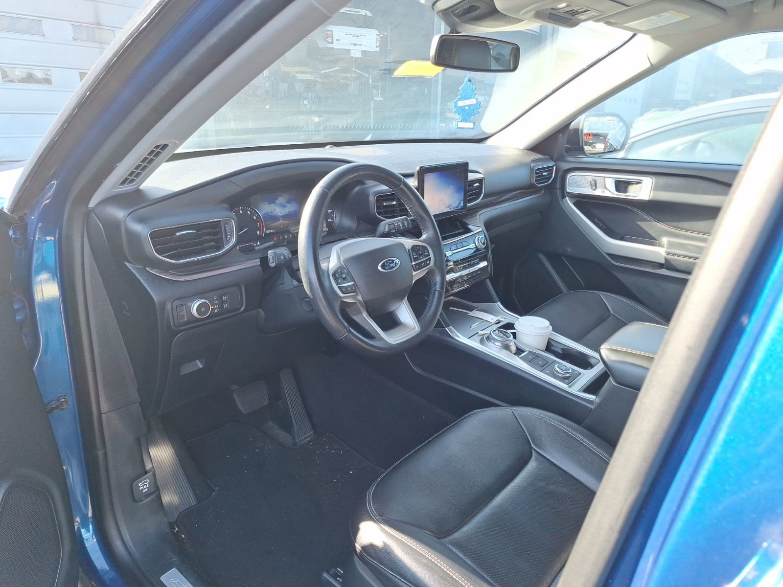 Used 2021 Ford Explorer Limited w/ Equipment Group 301A image 7