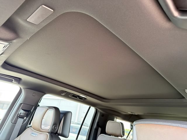 New 2026 GMC Yukon XL Denali Ultimate AWD/4WD image 15