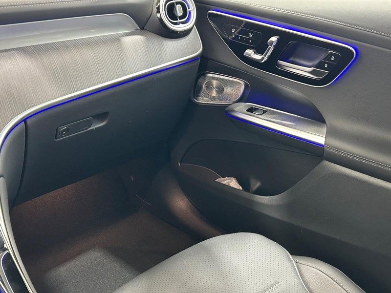 New 2025 Mercedes-Benz GLC 300 4MATIC image 7