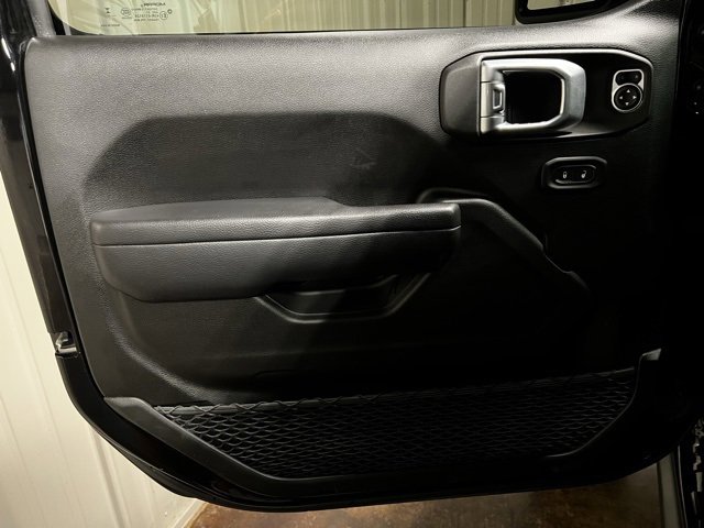 Used 2023 Jeep Wrangler Unlimited w/ Cold Weather Group image 12