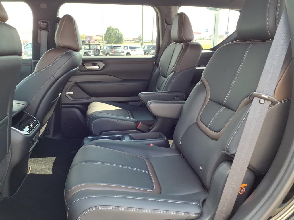 New 2026 Nissan Armada SL w/ Captain's Chari Seat Package AWD/4WD image 14