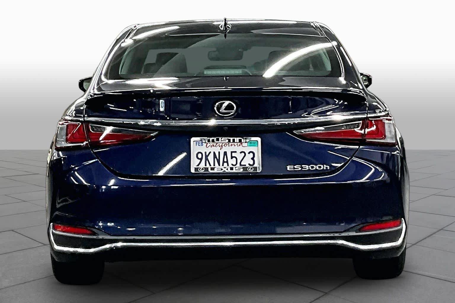 Used 2024 Lexus ES 300h w/ Premium Package FWD image 5