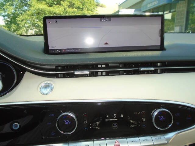 Used 2022 Genesis GV70 2.5T w/ Select Package image 13