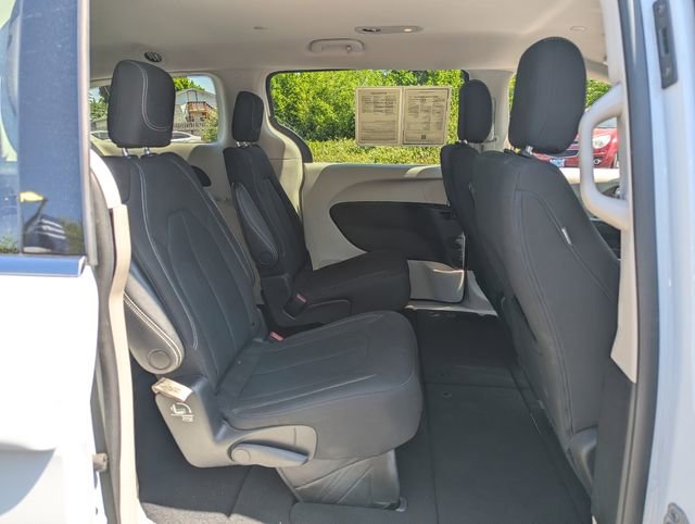 Used 2023 Chrysler Voyager LX FWD image 35