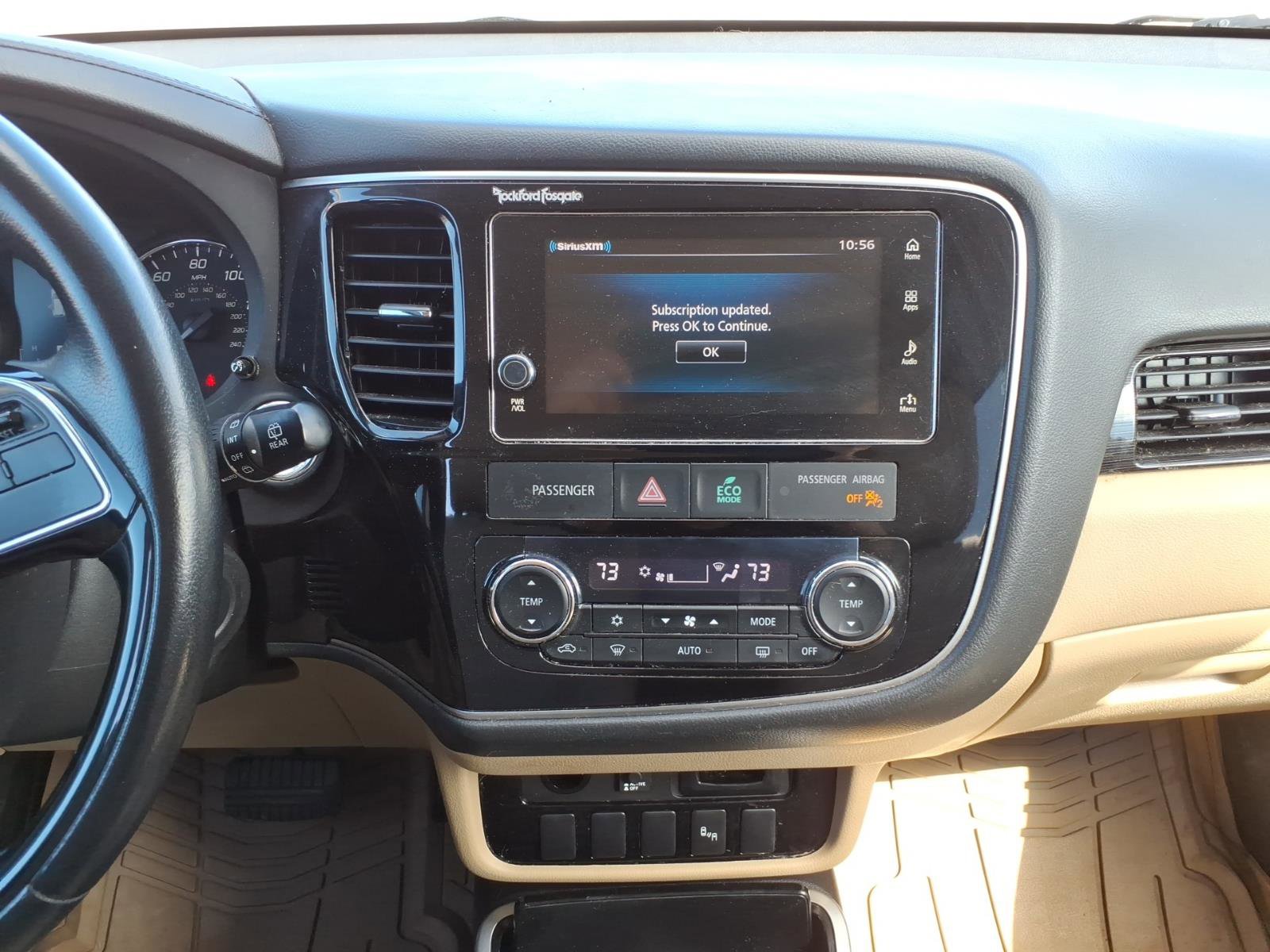 Used 2017 Mitsubishi Outlander SE AWD/4WD image 16