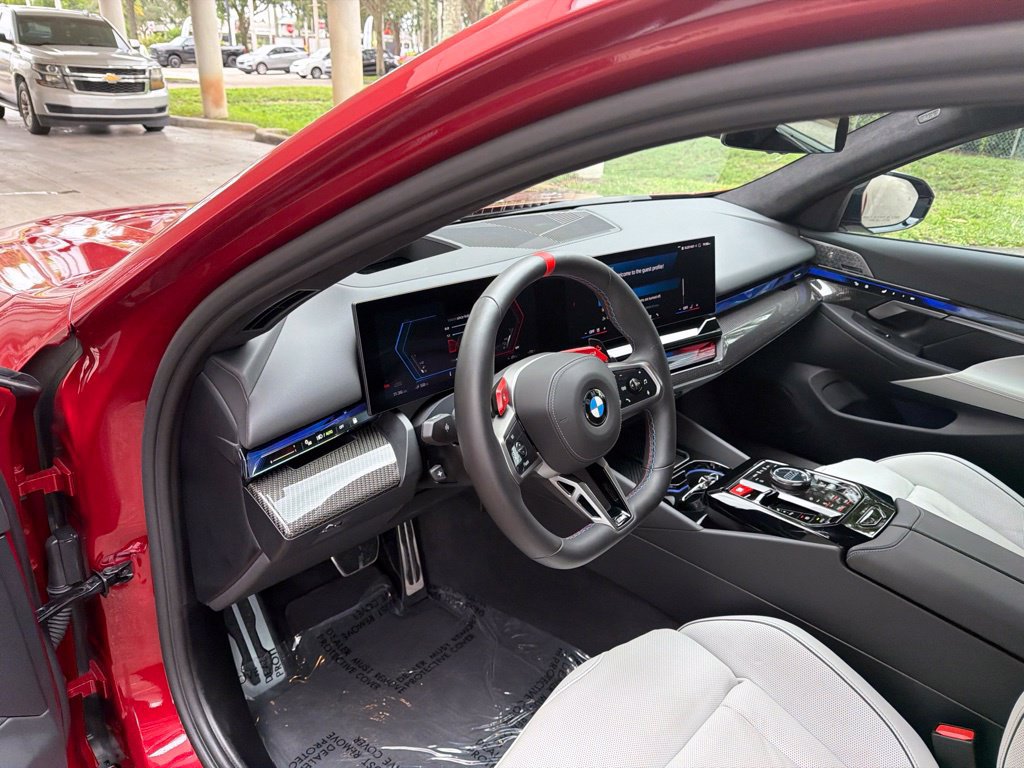 Used 2025 BMW M5 Touring AWD/4WD image 7