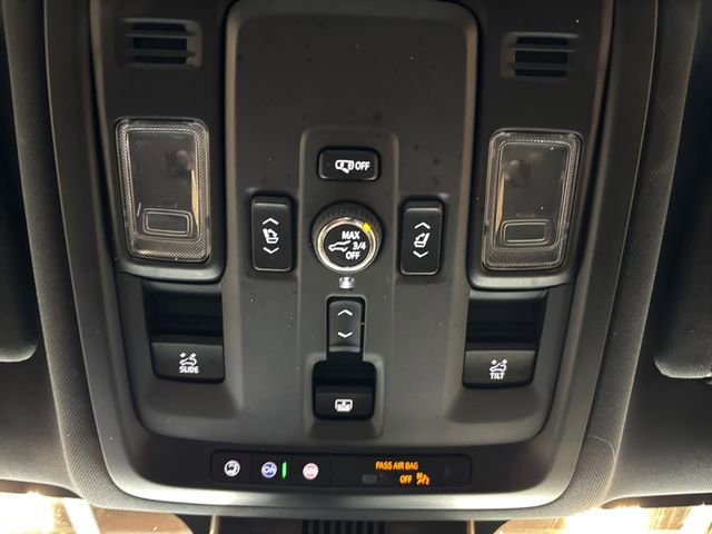 Used 2025 GMC Yukon AT4 w/ AT4 Premium Package image 23