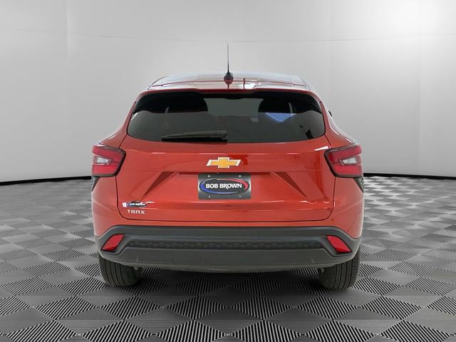 Used 2024 Chevrolet Trax LS w/ LS Convenience Package image 4
