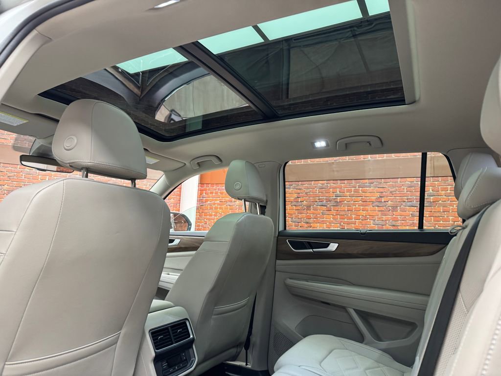 Used 2024 Volkswagen Atlas SE w/ Panoramic Sunroof Package image 24