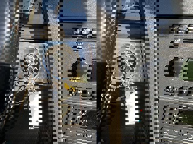 Used 2002 Ford Thunderbird image 17