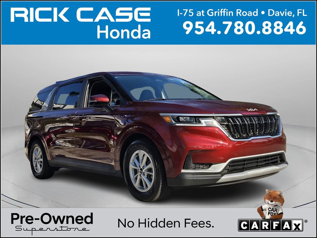 Used 2024 Kia Carnival LX image 1