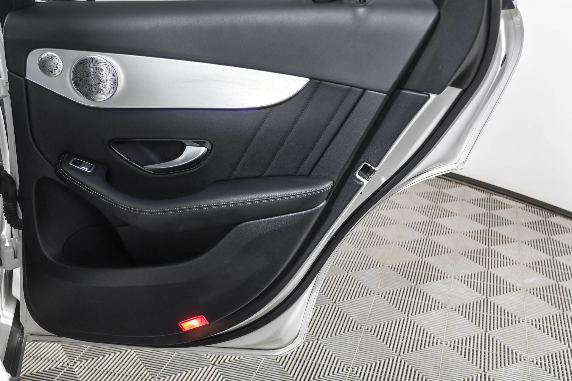 Used 2020 Mercedes-Benz GLC 300 4MATIC image 41