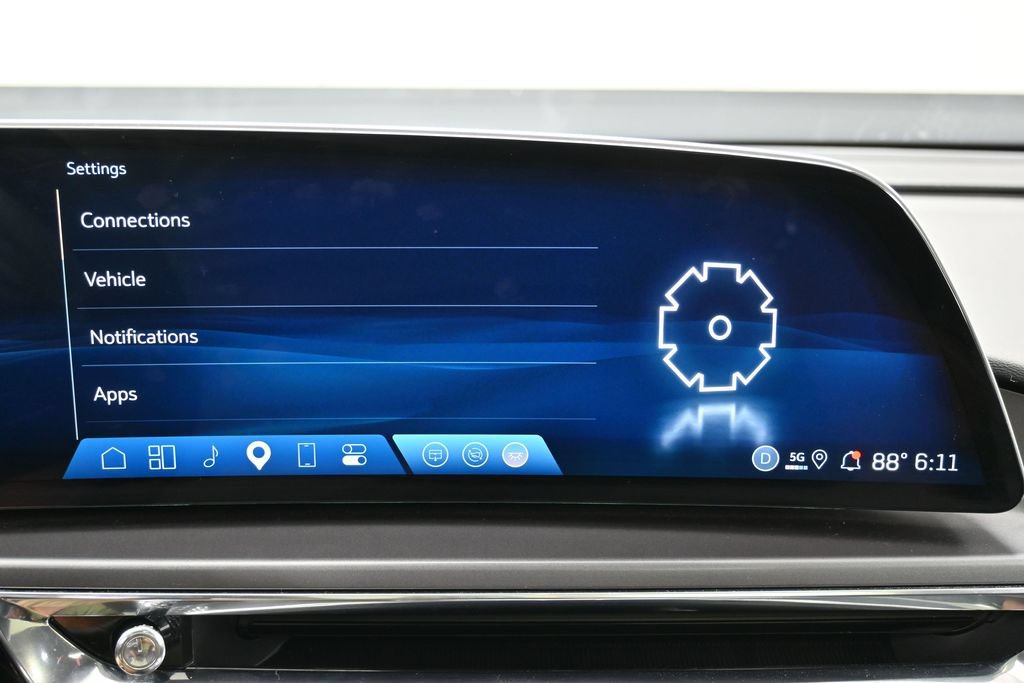 Used 2024 Cadillac Lyriq Tech RWD image 41