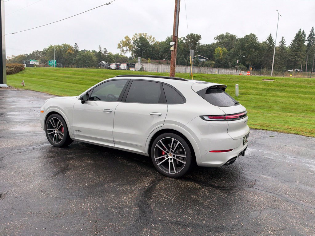 Used 2025 Porsche Cayenne GTS AWD/4WD image 23