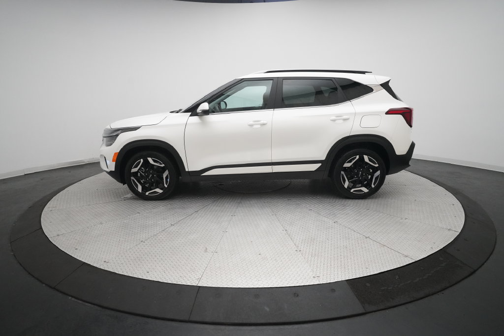 Used 2024 Kia Seltos SX w/ SX Sunroof Package AWD/4WD image 24
