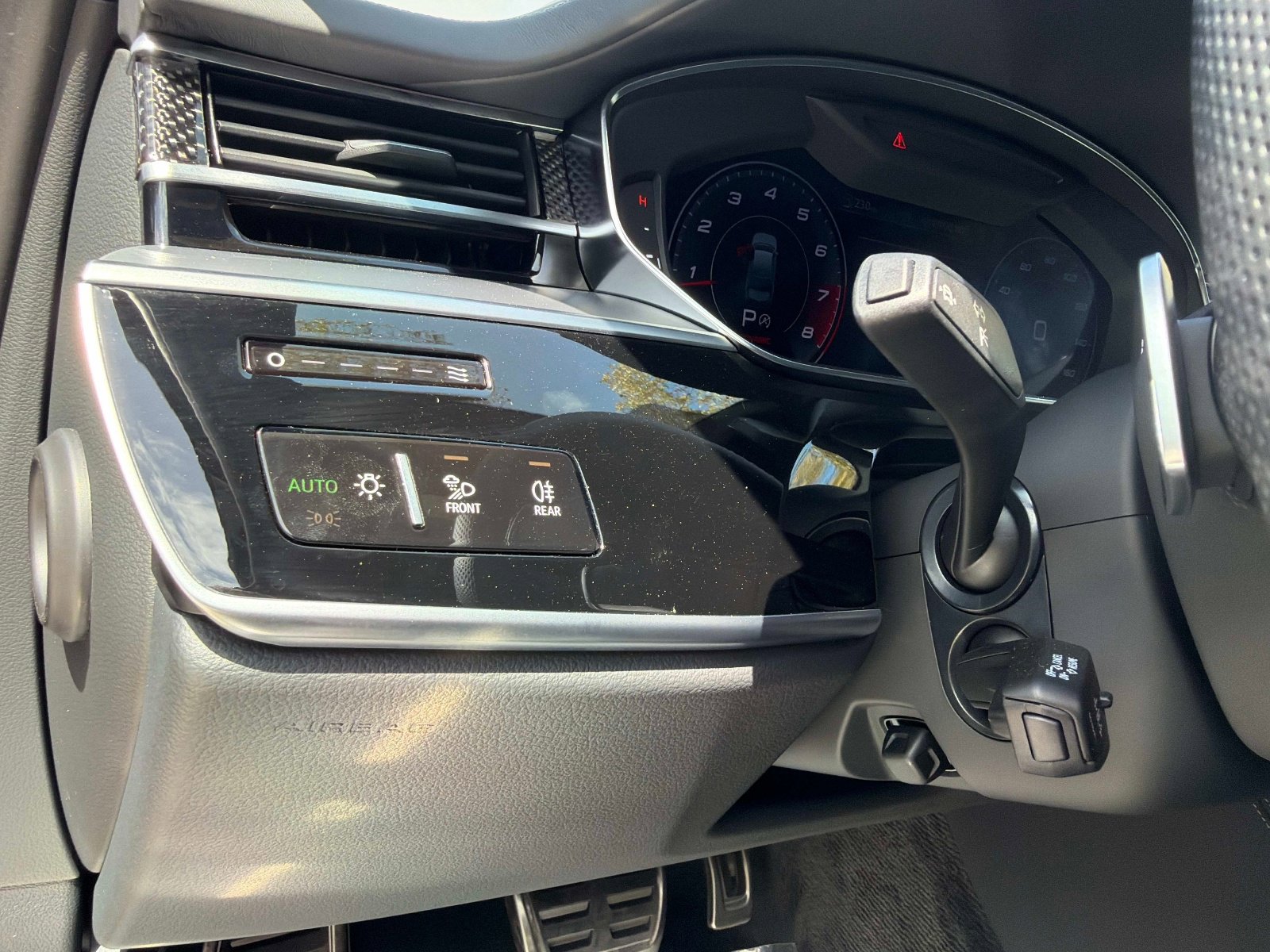 Used 2025 Audi S8 4.0T image 48