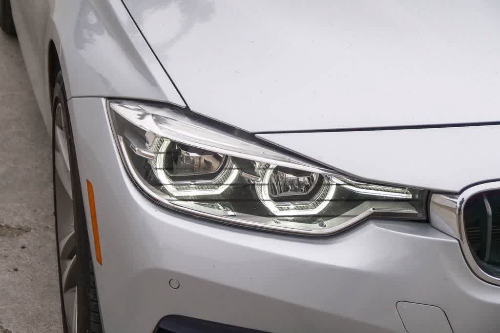 Used 2017 BMW 330i Sedan RWD image 4