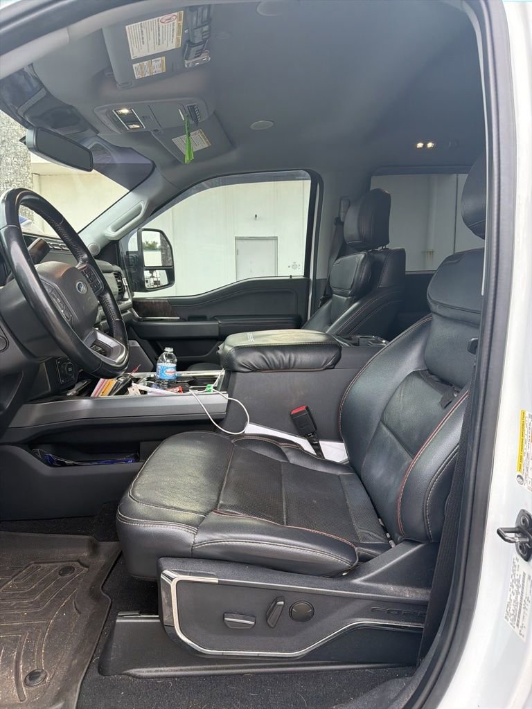Used 2023 Ford F350 Lariat w/ Lariat Ultimate Package AWD/4WD image 4