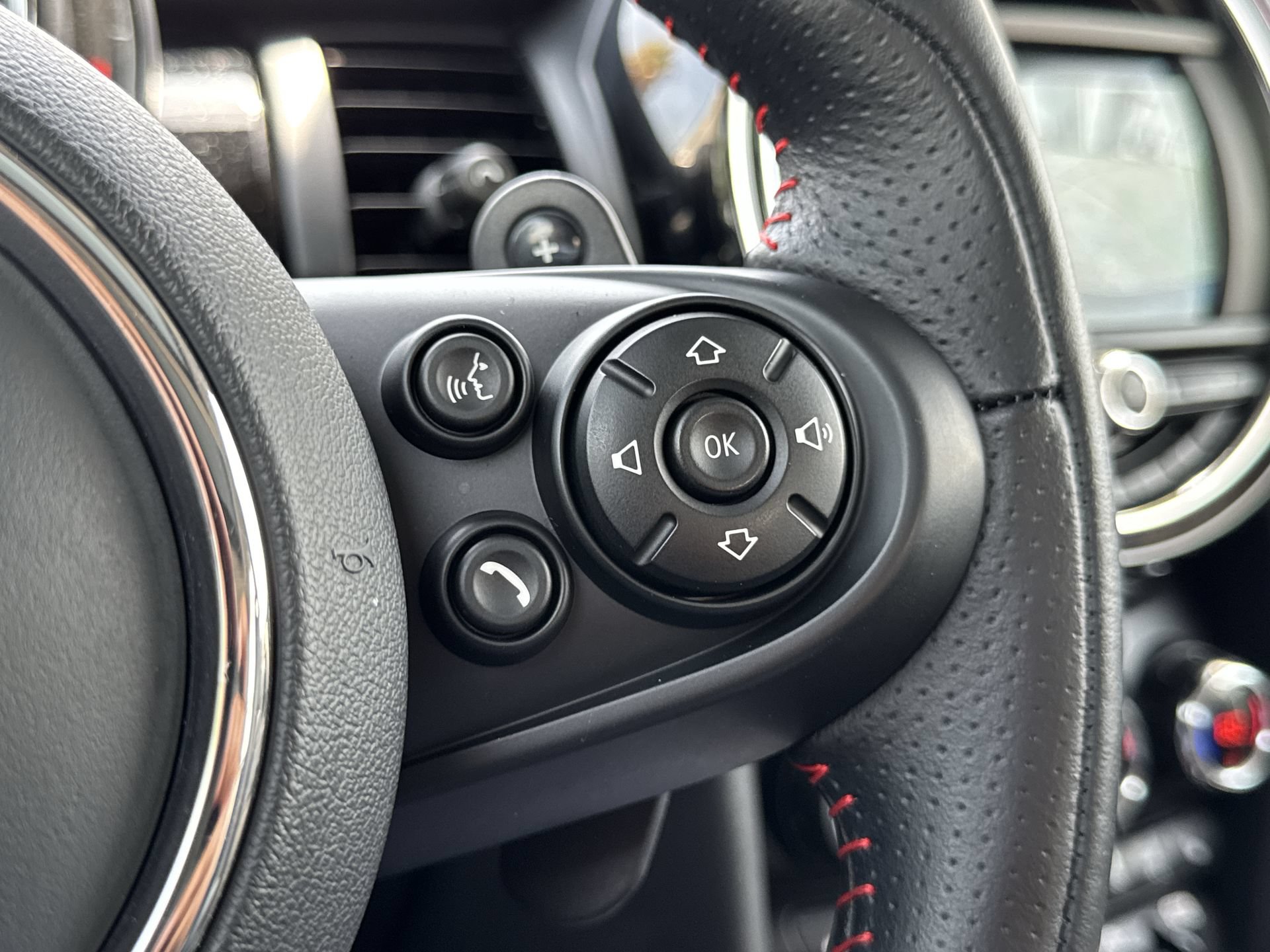 Used 2019 MINI Cooper S w/ Premium Package FWD image 28