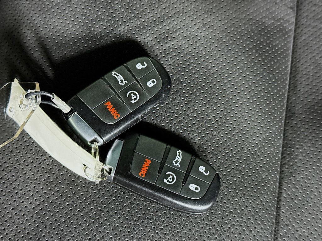 Used 2018 Dodge Challenger R/T Scat Pack w/ Leather Interior Group image 34