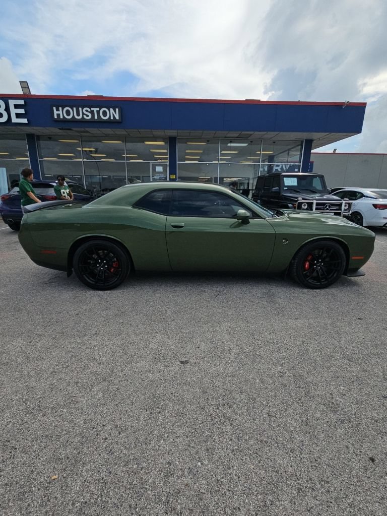 Used 2023 Dodge Challenger SRT Hellcat w/ Driver Convenience Group RWD image 8