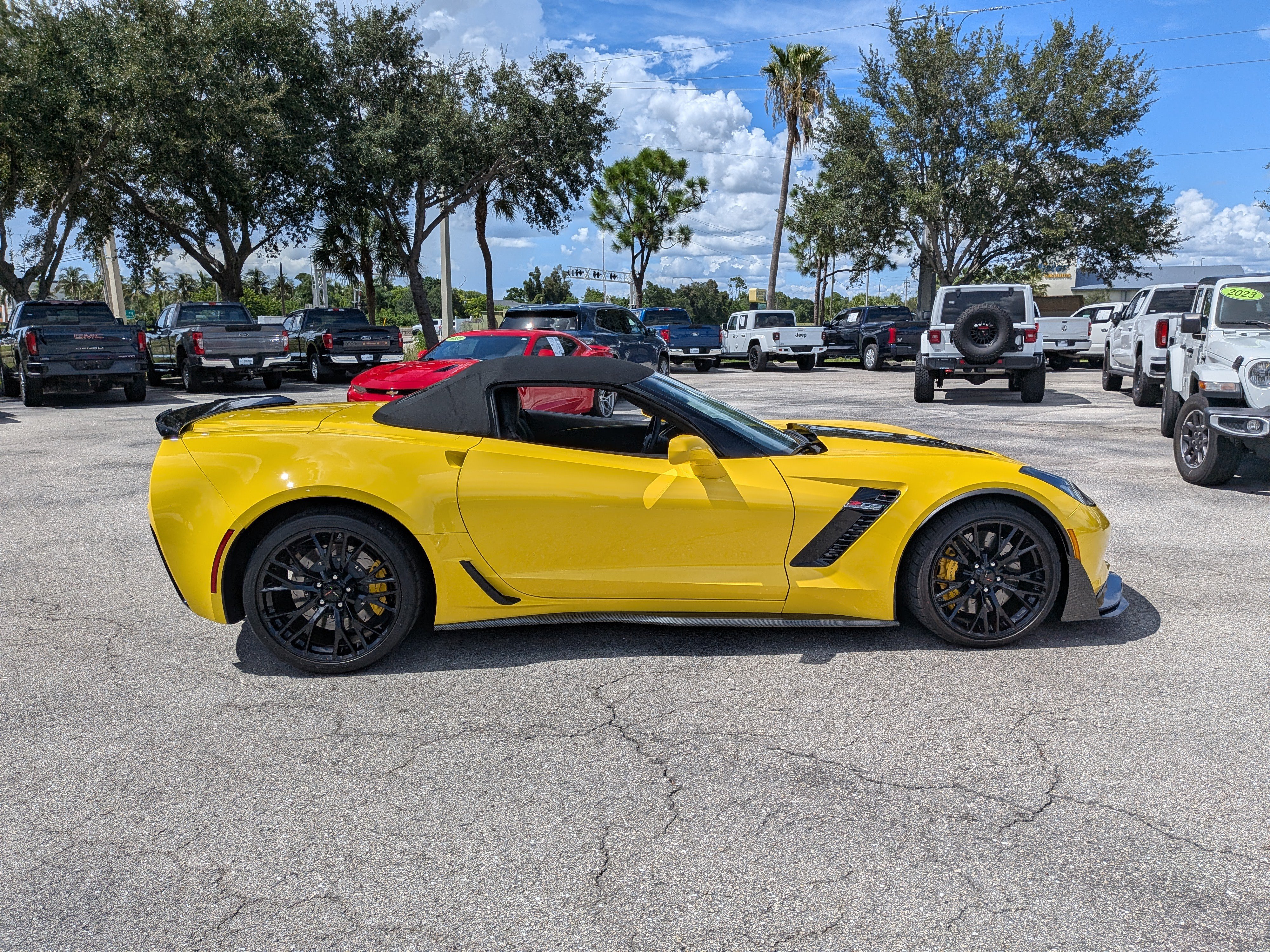Used 2016 Chevrolet Corvette Z06 w/ 3LZ Preferred Equipment Group RWD image 3