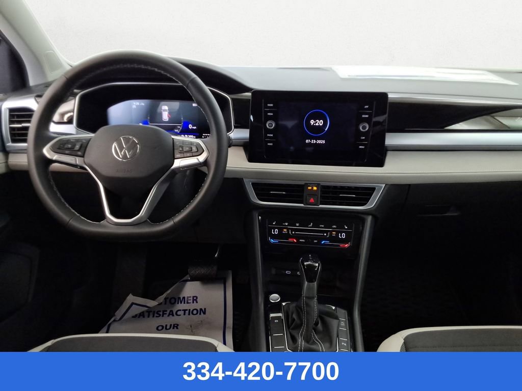 New 2025 Volkswagen Taos SE image 9