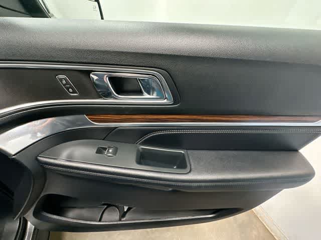 Used 2018 Ford Explorer Limited AWD/4WD image 22