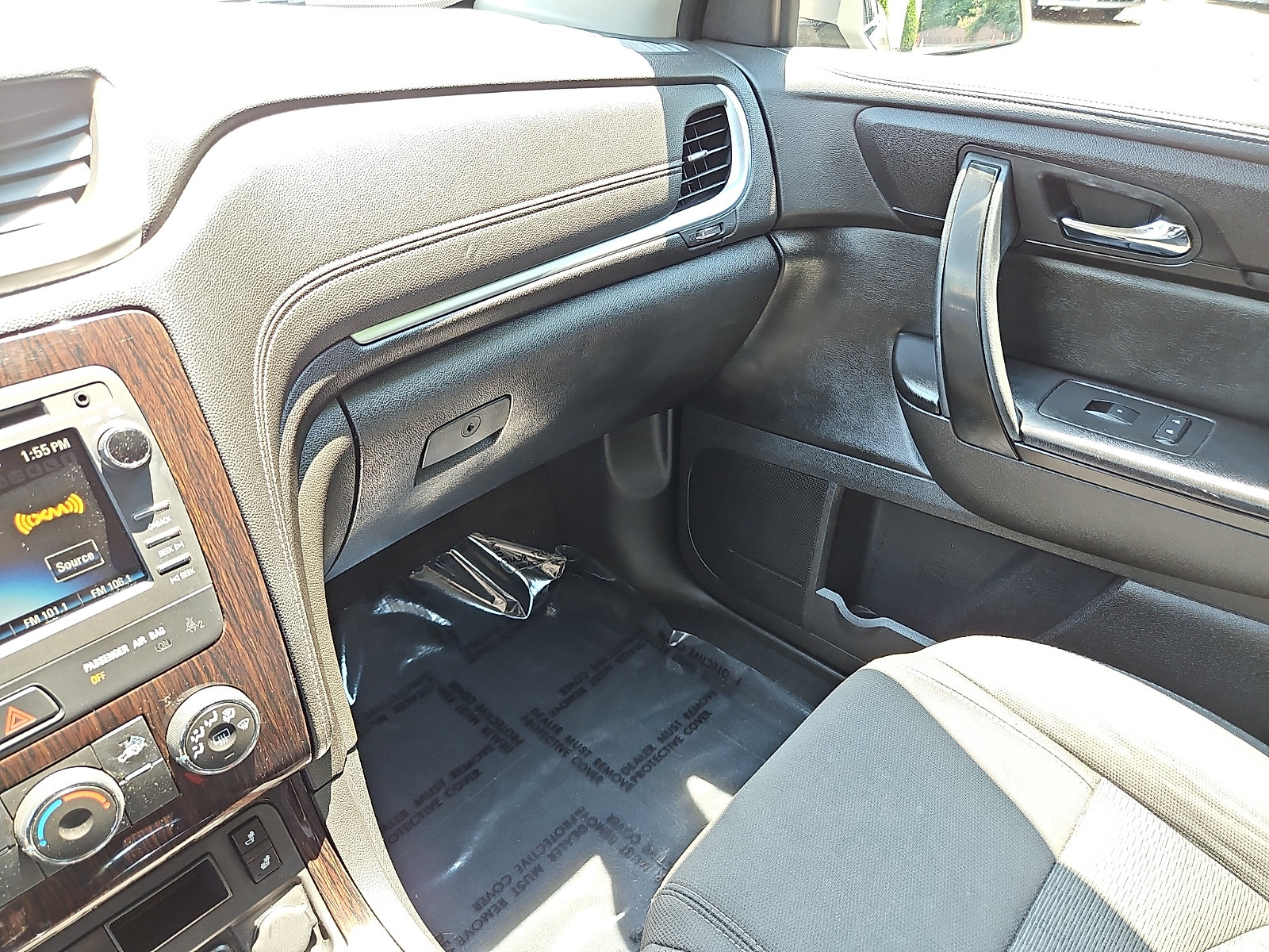 Used 2017 Chevrolet Traverse LT w/ Style and Technology Package FWD image 22