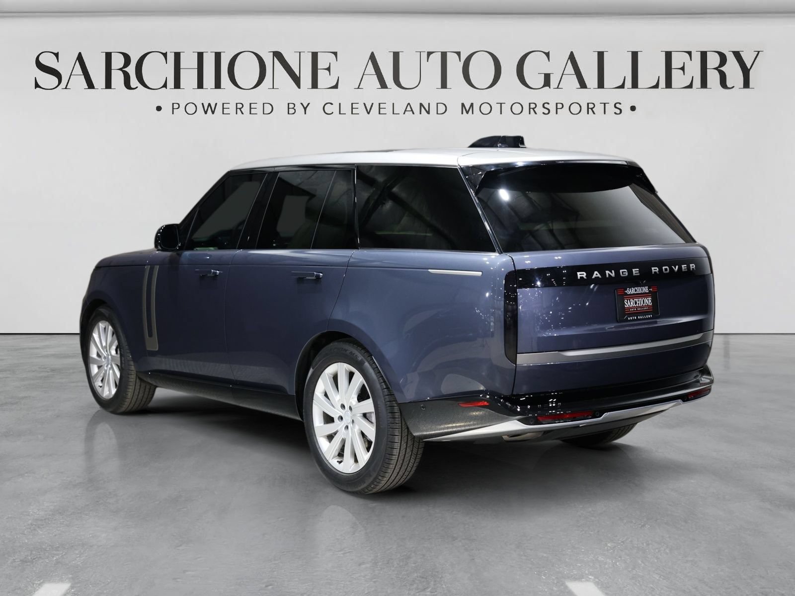 Used 2025 Land Rover Range Rover SE AWD/4WD image 13