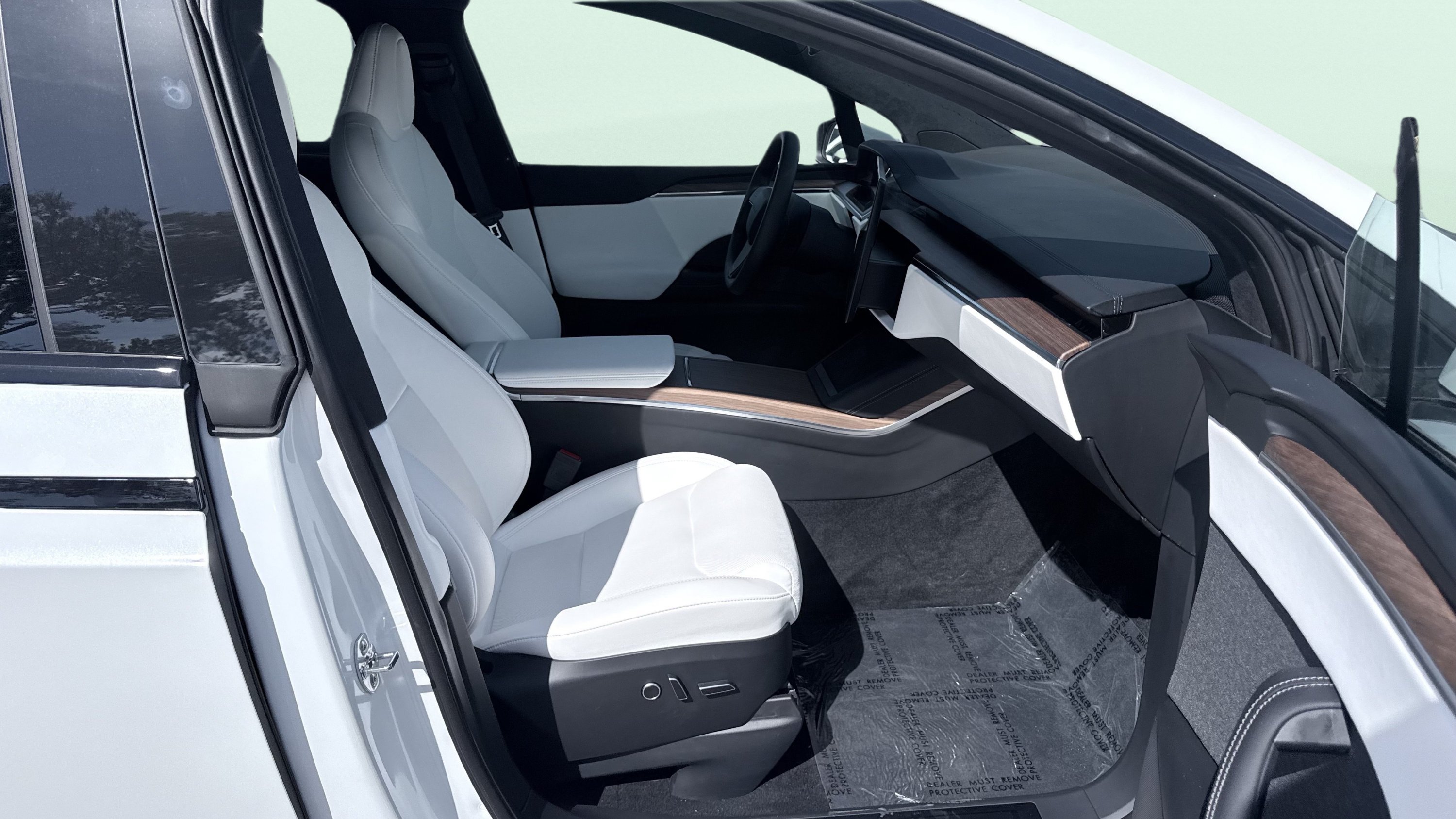 Used 2025 Tesla Model X AWD/4WD image 41