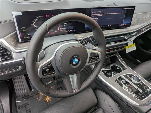 Used 2026 BMW X7 xDrive40i w/ M Sport Package image 3