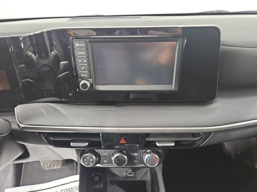 Used 2025 Nissan Kicks S AWD/4WD image 19