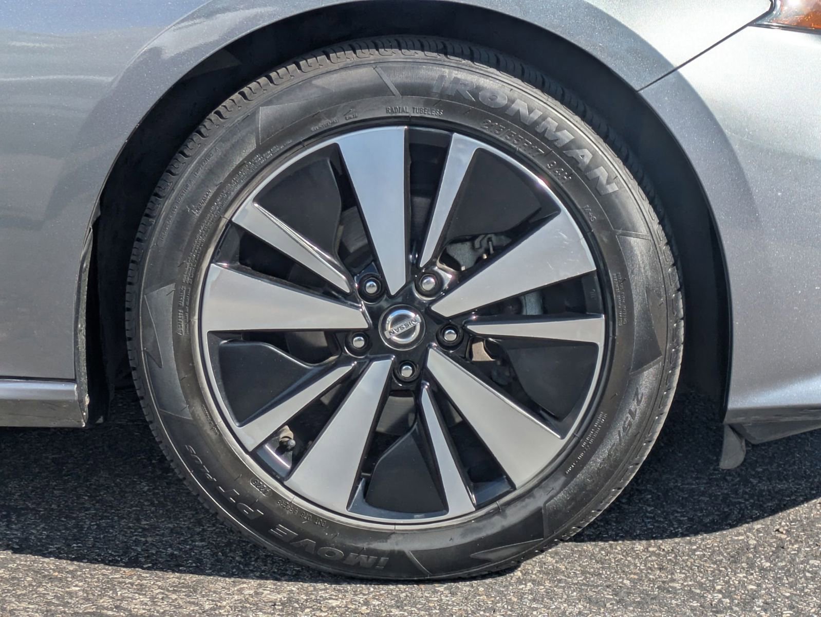 Used 2019 Nissan Altima 2.5 SL FWD image 10