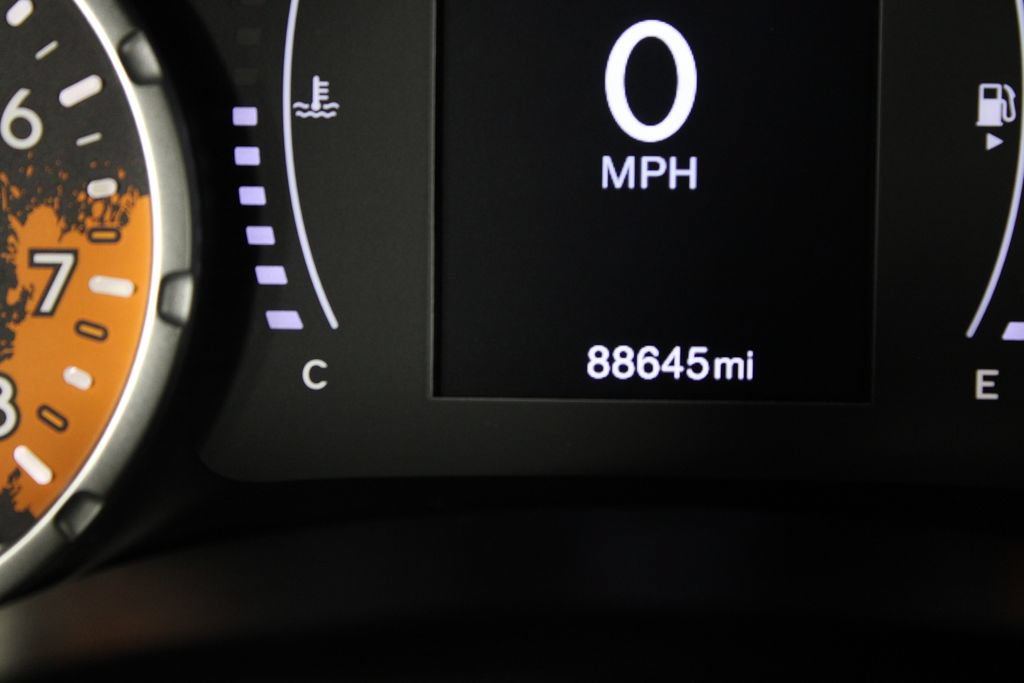 Used 2017 Jeep Renegade Altitude FWD image 26