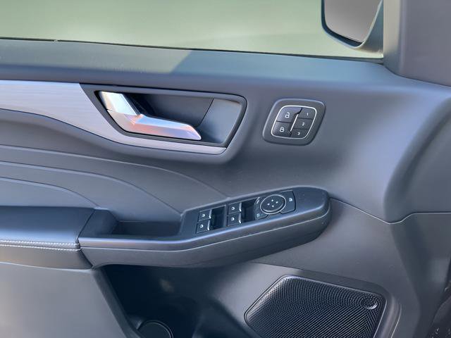 Used 2025 Ford Escape Platinum image 10