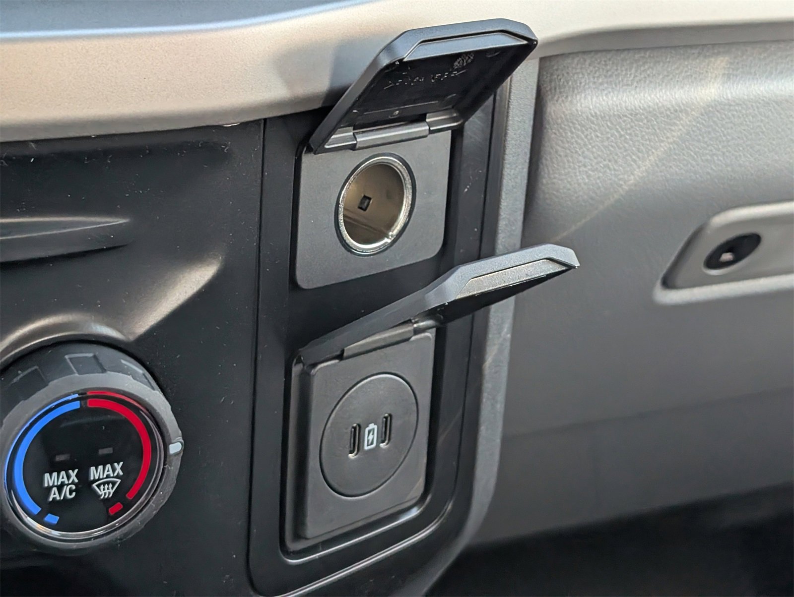 New 2026 Ford F250 XL w/ XL Chrome Package image 17