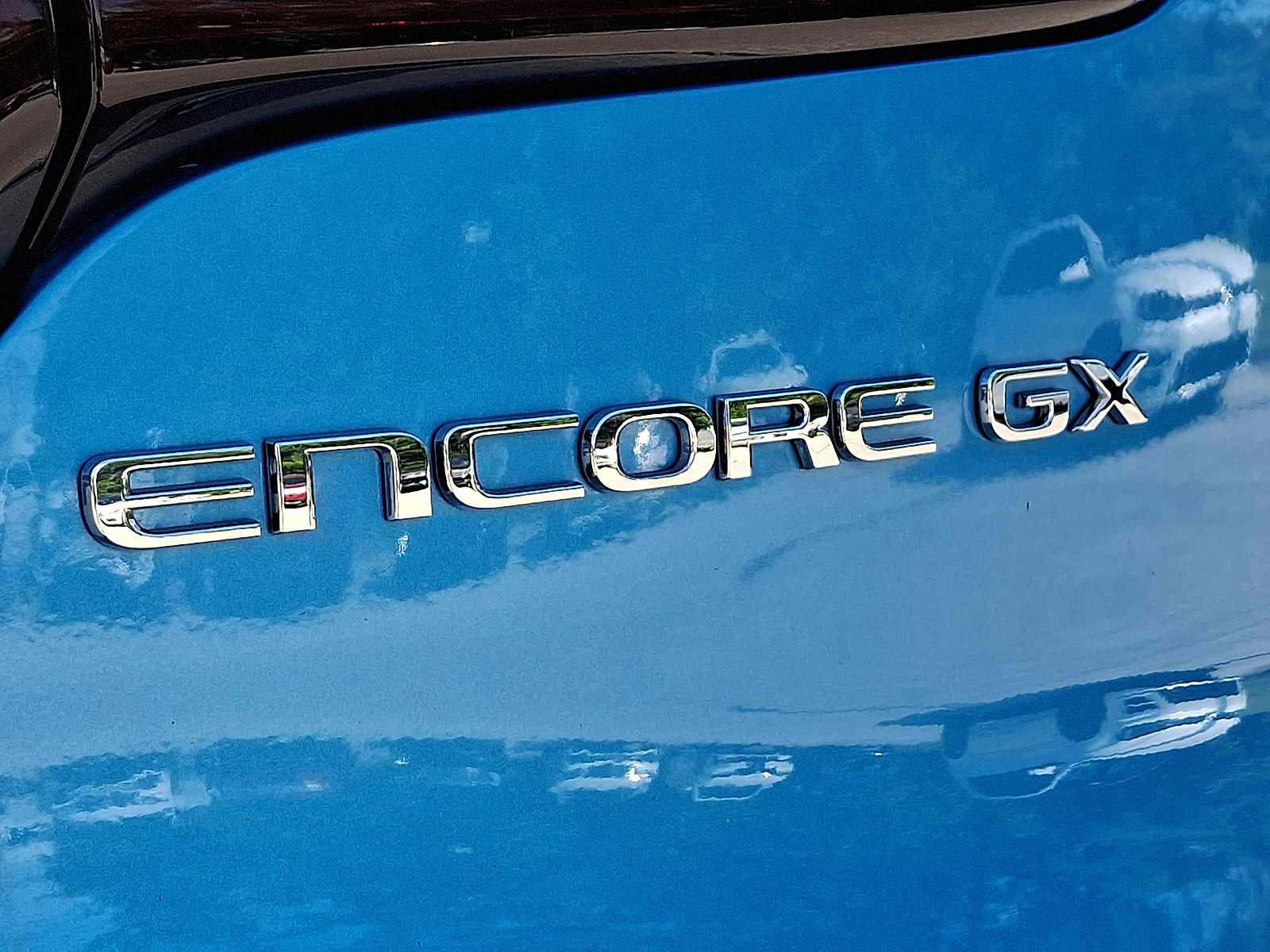Used 2025 Buick Encore GX Sport Touring w/ Comfort Package FWD image 24