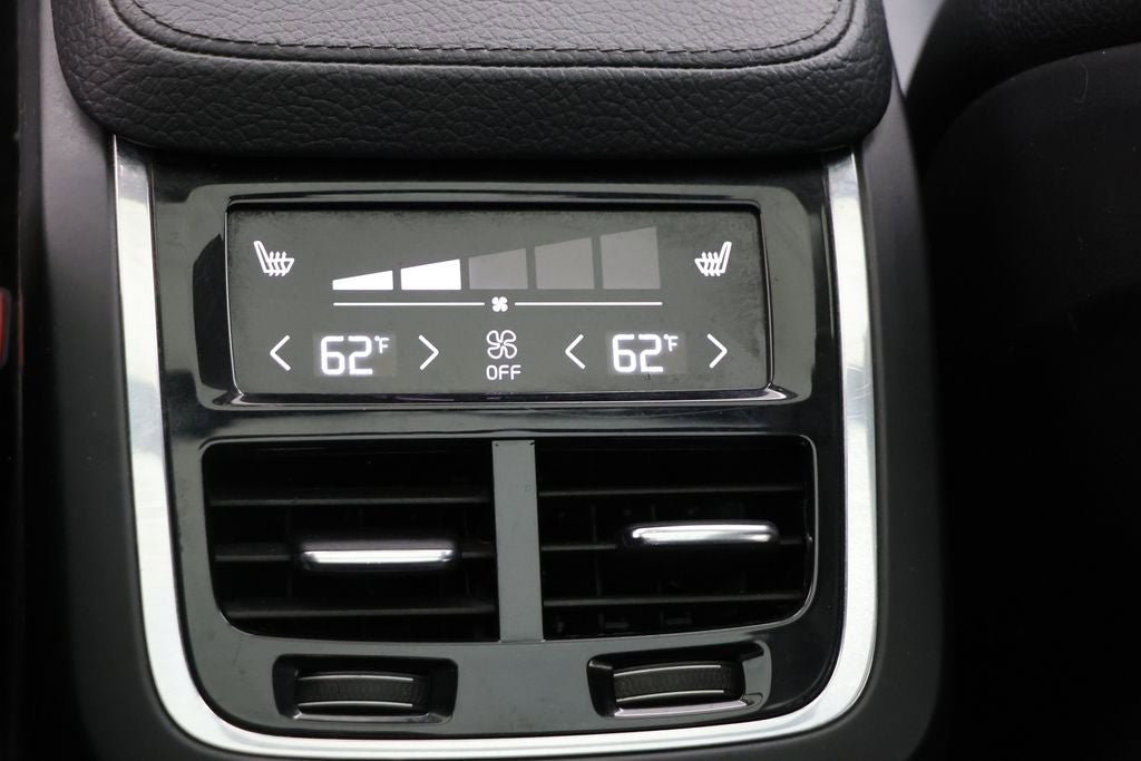 Used 2016 Volvo XC90 T8 Momentum w/ Vision Package AWD/4WD image 13