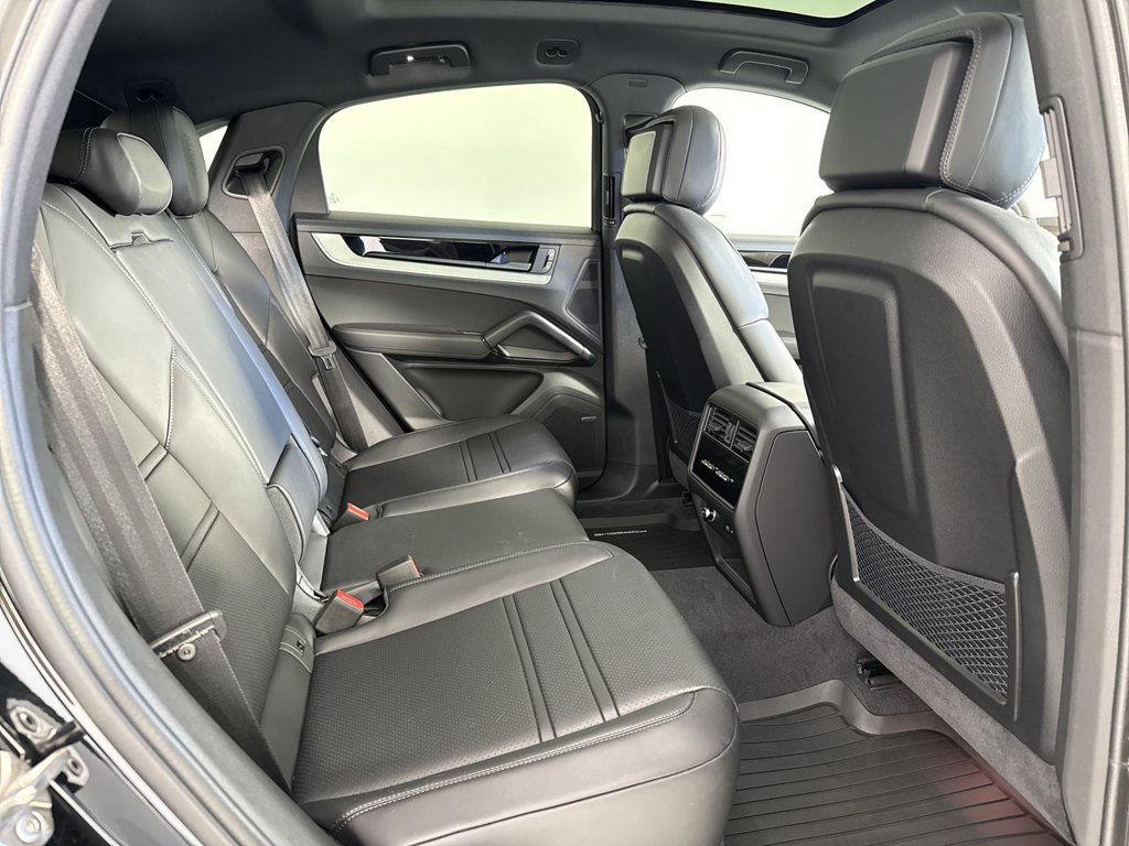 New 2026 Porsche Cayenne Coupe AWD/4WD image 24