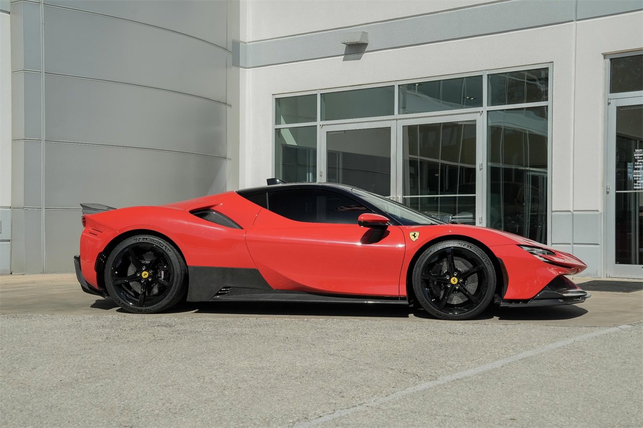 Used 2021 Ferrari SF90 Stradale Base image 5