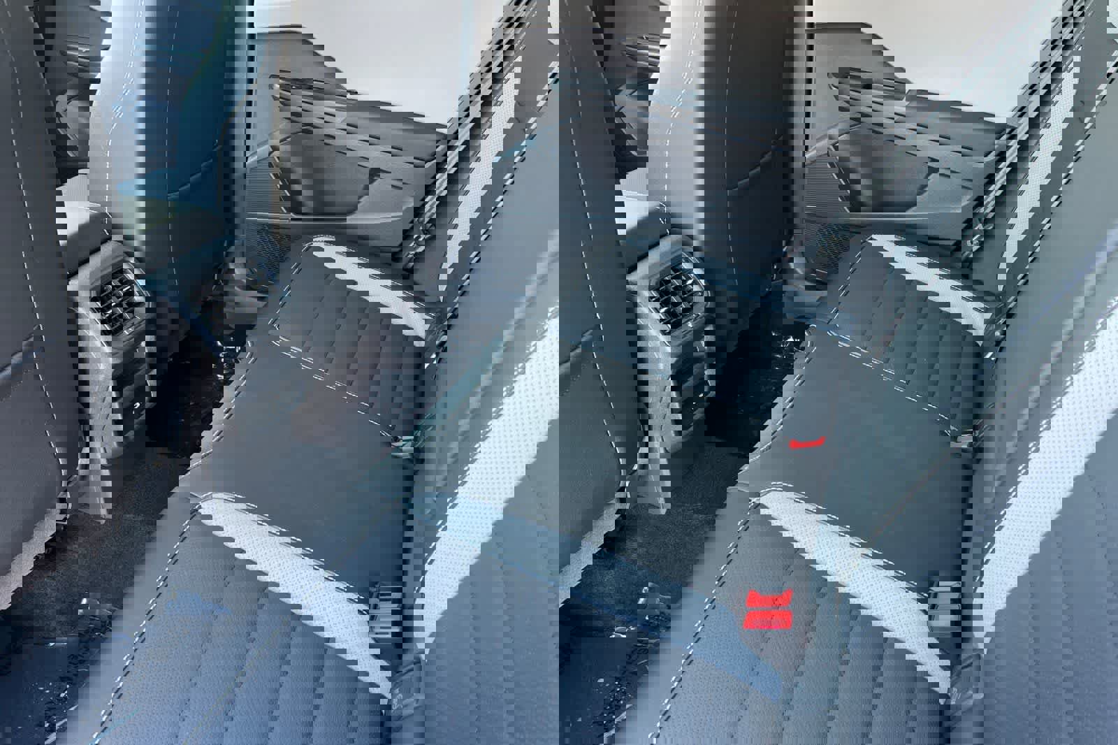 Used 2023 Volkswagen Taos SEL image 5