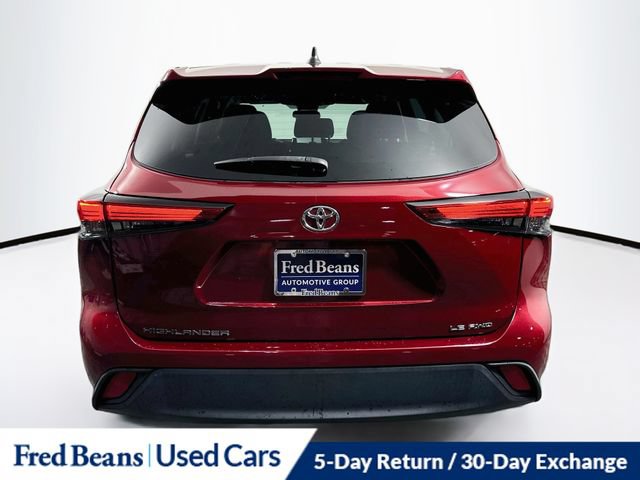 Used 2022 Toyota Highlander LE AWD/4WD image 7
